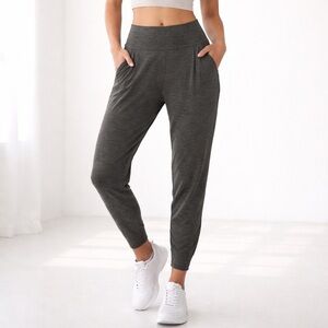 Vuori lux at ease heathered green Harlem joggers